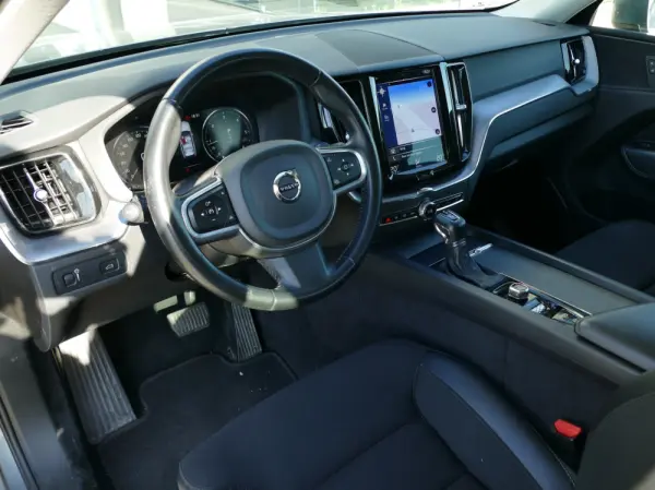 Volvo XC 60 2.0 D4 Momentum Geartronic 24