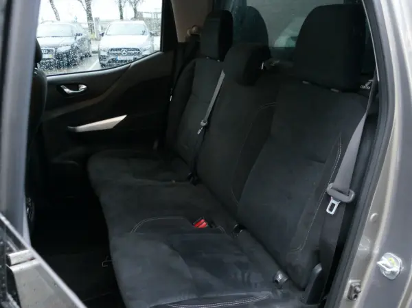 Nissan Navara 2.3 dCi CD 4WD N-Connecta Navi+Barras 31