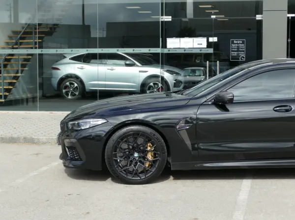 BMW M8 Competition 7