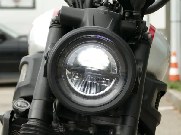 Yamaha XSR 700 Tribute 18