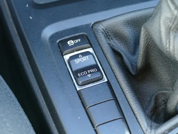 BMW X1 16 d sDrive Advantage 26