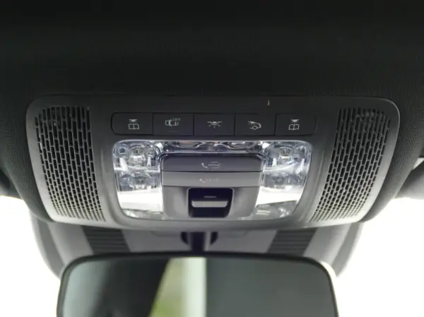 Mercedes-Benz CLA 250 e Shooting Brake AMG Line 32