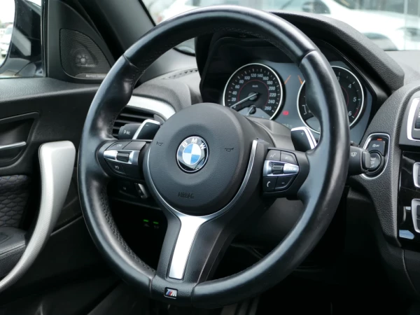 BMW 220 d Cabrio Pack M Auto 44