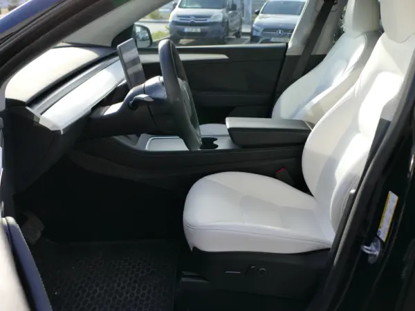 Tesla Model Y Standard 23