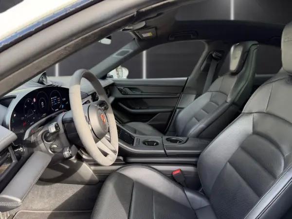 Porsche Taycan Turbo S 10