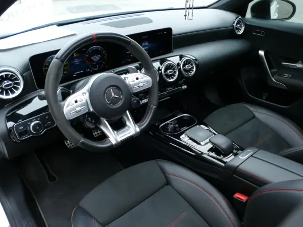 Mercedes-Benz A 35 AMG 4Matic 25