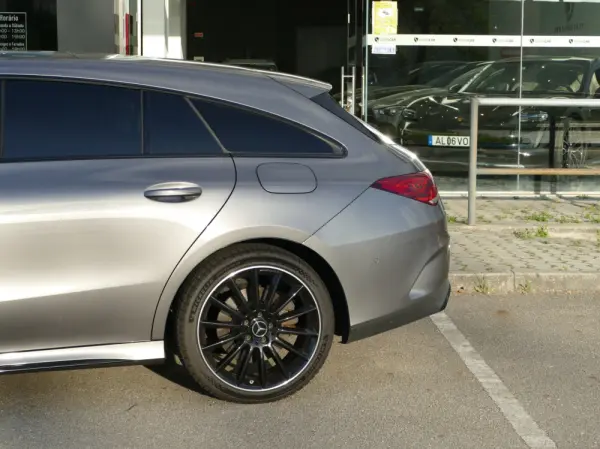 Mercedes-Benz CLA 250 e Shooting Brake AMG Line 14
