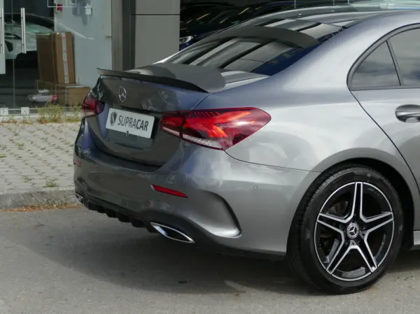 Mercedes-Benz A 180 Limousine d AMG Line Aut. 6