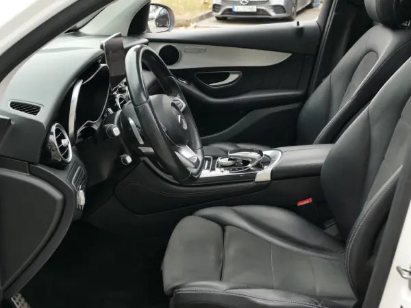 Mercedes-Benz GLC 220 d 4Matic 9G-TRONIC AMG Line 30