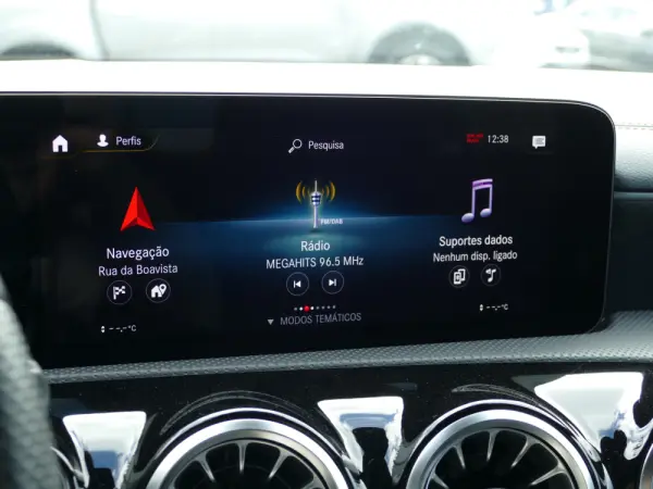 Mercedes-Benz CLA 250 e Shooting Brake AMG Line 18