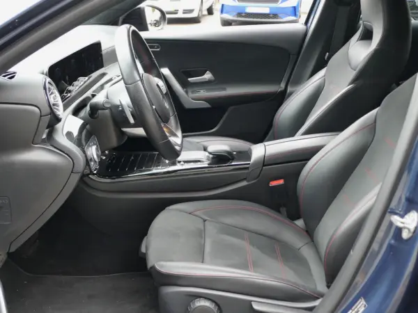 Mercedes-Benz A 180 d AMG Line Aut. 25