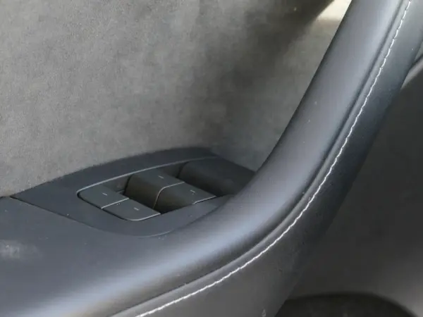 Tesla Model Y Standard 31