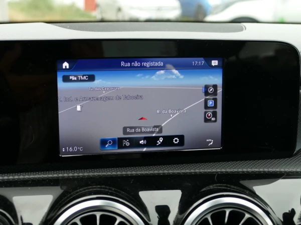 Mercedes-Benz A 250 Limousine e AMG Line 16
