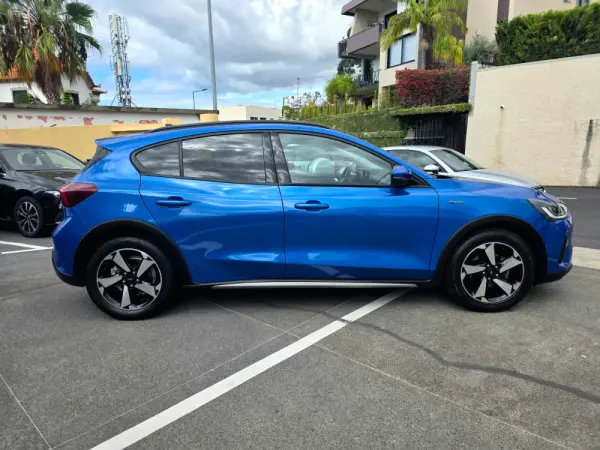 Ford Focus 1.0 EcoBoost MHEV Connected 4