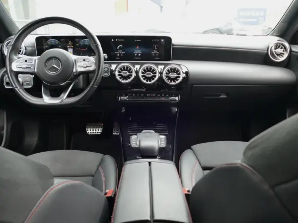 Mercedes-Benz A 180 d AMG Line Aut. 35