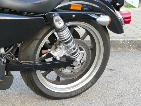 Harley-Davidson 883 L SUPERLOW 7