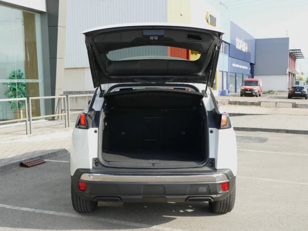 Peugeot 3008 1.6 Hybrid Allure e-EAT8 5