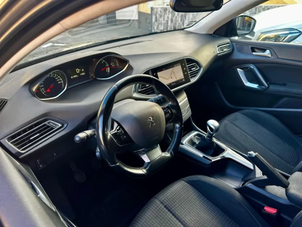 Peugeot 308 1.5 BlueHDi Style 6