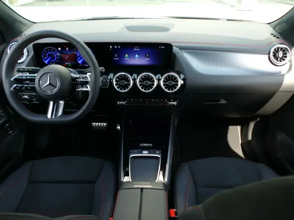 Mercedes-Benz EQA 250+ AMG Line 41