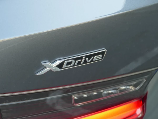 BMW 330 e Touring Pack M Auto 11