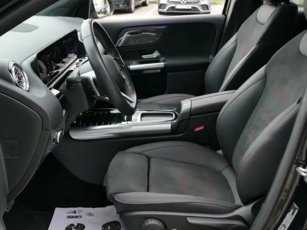 Mercedes-Benz GLA 250 e AMG Line 28