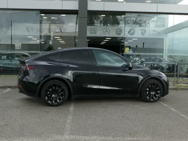 Tesla Model Y Long Range Tração Integral 17
