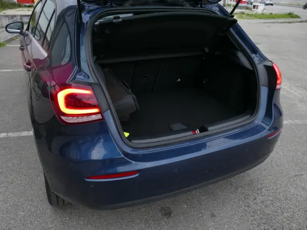 Mercedes-Benz A 250 e Style Plus 12