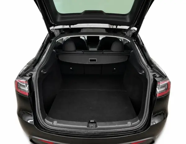 Tesla Model Y Performance Dual Motor AWD 5