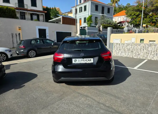 Mercedes-Benz A 180 d Urban 5