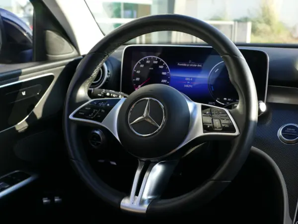 Mercedes-Benz C 300 e Avantgarde 41