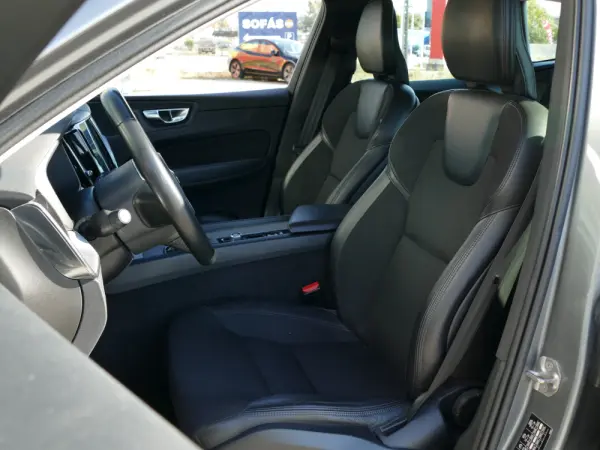 Volvo XC 60 2.0 D4 Momentum Geartronic 25