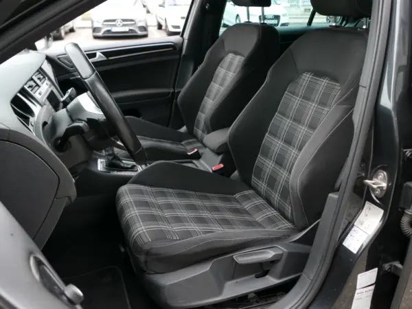 Volkswagen Golf Variant 2.0 TDI GTD DSG 28