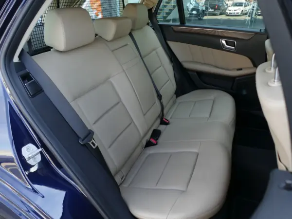 Mercedes-Benz E 220 CDi Avantgarde BE Auto. 34