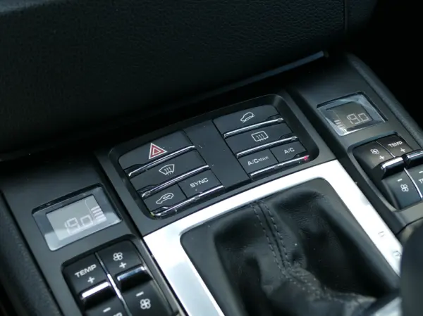 Porsche Macan S 23