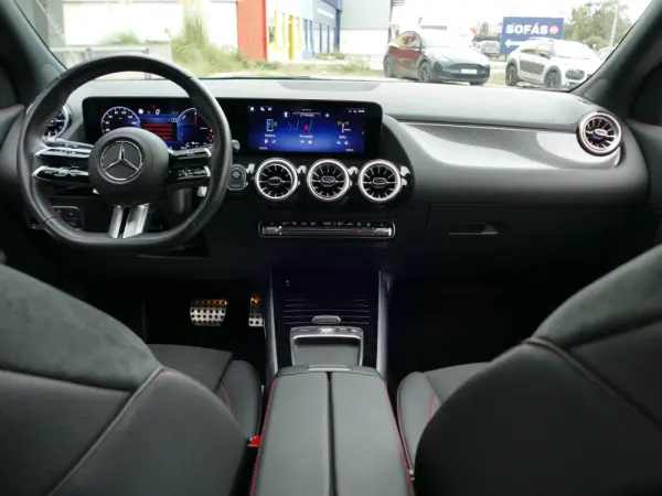 Mercedes-Benz GLA 250 e AMG Line 38