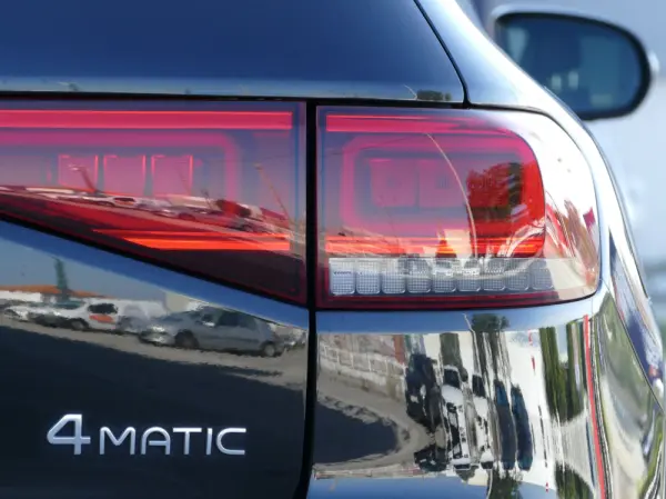 Mercedes-Benz EQB 300 4Matic 12