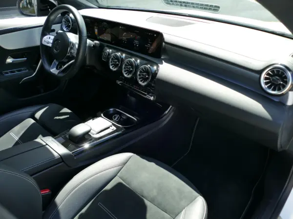 Mercedes-Benz CLA 250 e Shooting Brake AMG Line 26