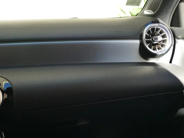 Mercedes-Benz A 200 Limousine AMG Line Aut. 35