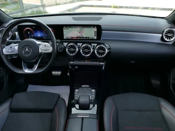 Mercedes-Benz CLA 250 e Shooting Brake AMG Line 46