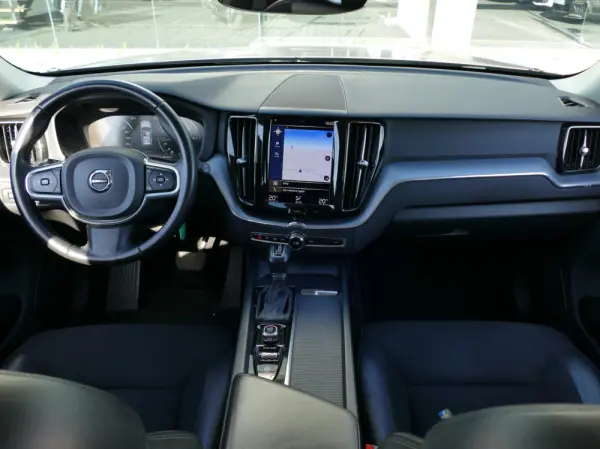 Volvo XC 60 2.0 D4 Momentum Geartronic 39