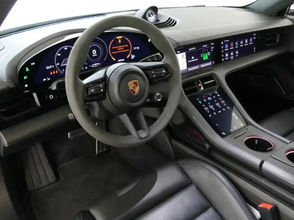 Porsche Taycan Turbo S 24