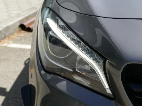 Mercedes-Benz CLA 45 AMG Shooting Brake 4-Matic 11