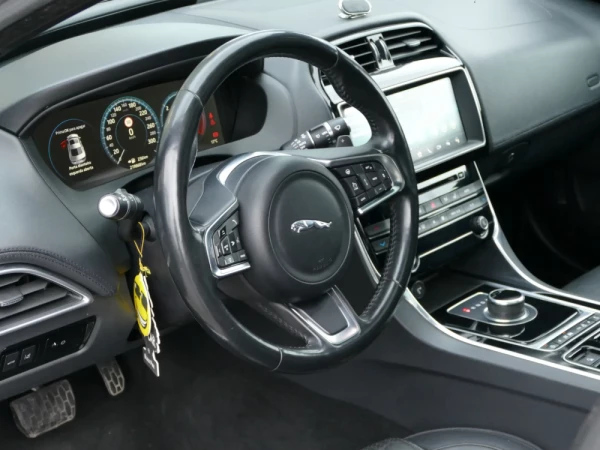 Jaguar XE 2.0 D R-Sport Aut. 17