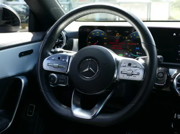 Mercedes-Benz CLA 250 e Shooting Brake AMG Line 35
