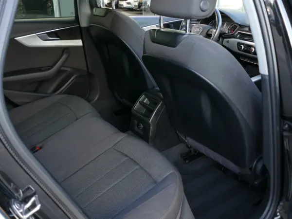 Audi A4 Avant 2.0 TDI 30