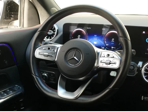 Mercedes-Benz GLA 250 e AMG Line 32