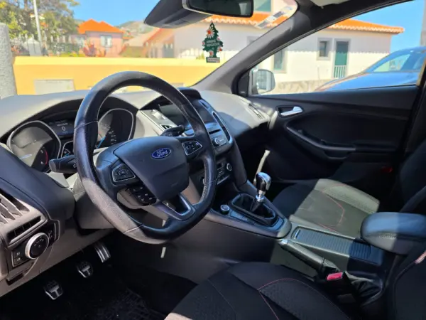 Ford Focus 2.0 TDCi ST-Line 36