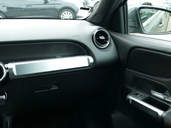 Mercedes-Benz GLB 180 d AMG Line 36