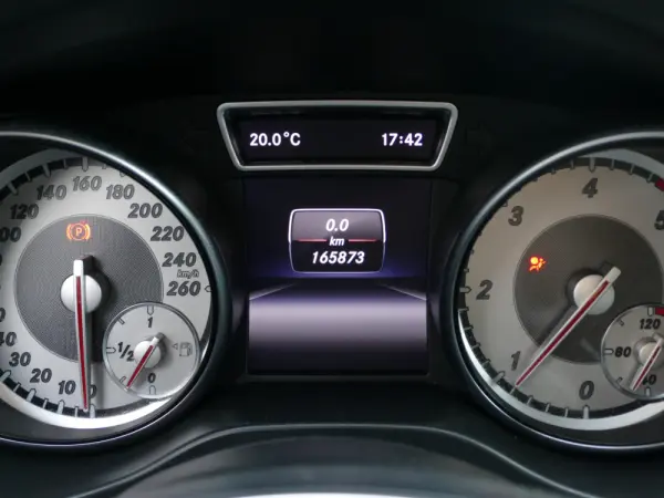 Mercedes-Benz GLA 180 CDi Urban 18
