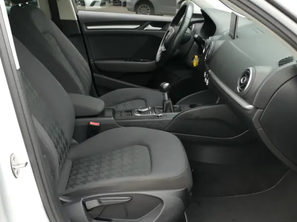 Audi A3 Sportback 1.6 TDI Advance Ultra 28